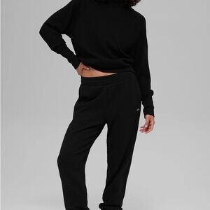 ALO Yoga Black Women's Sweatshirt & matching pants
